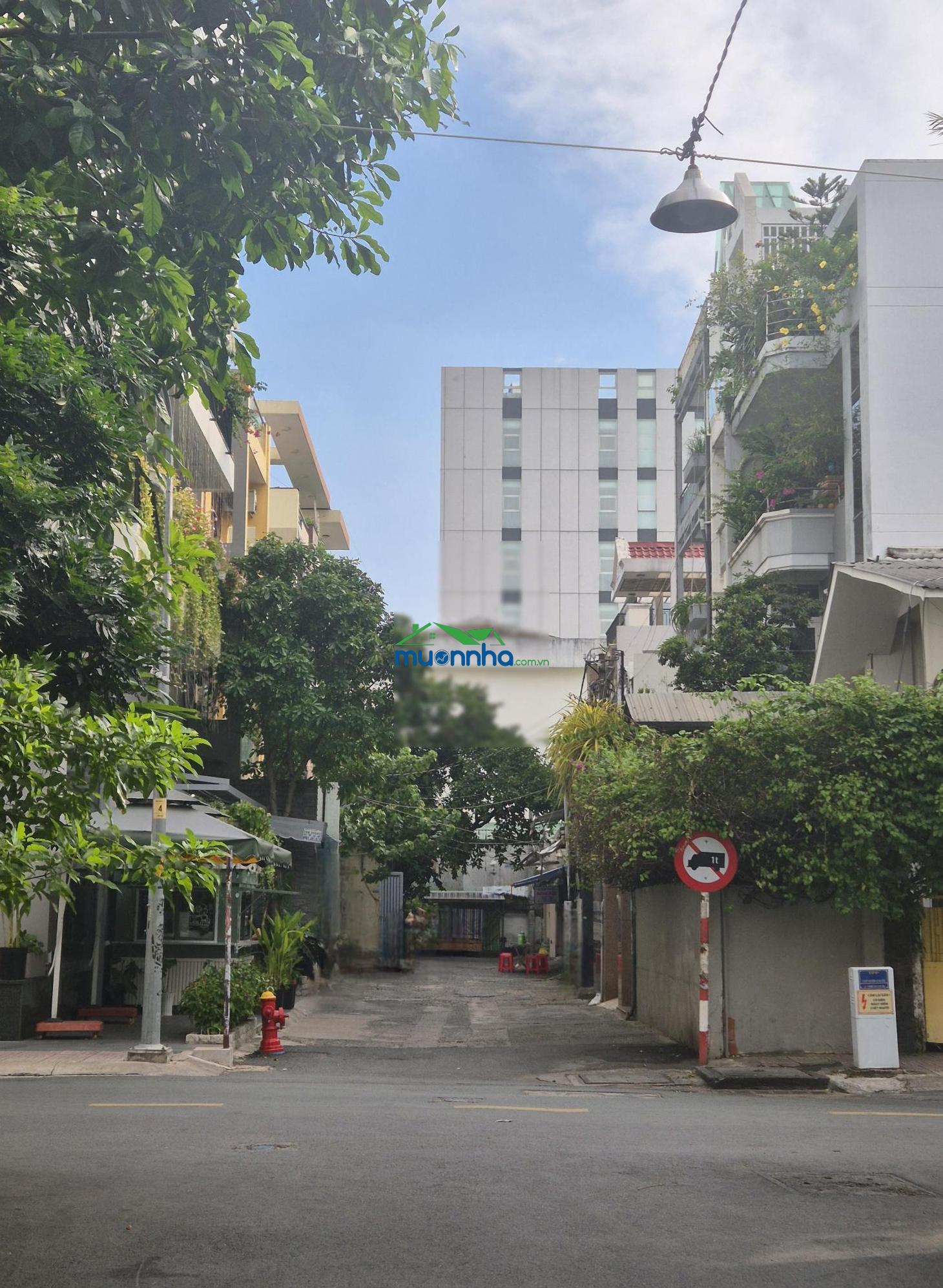 Nhà 5.5x20m vườn chuối hẻm xe hơi q3 - 4 lầu - giá 25 tỷ - 0906 366 ***
