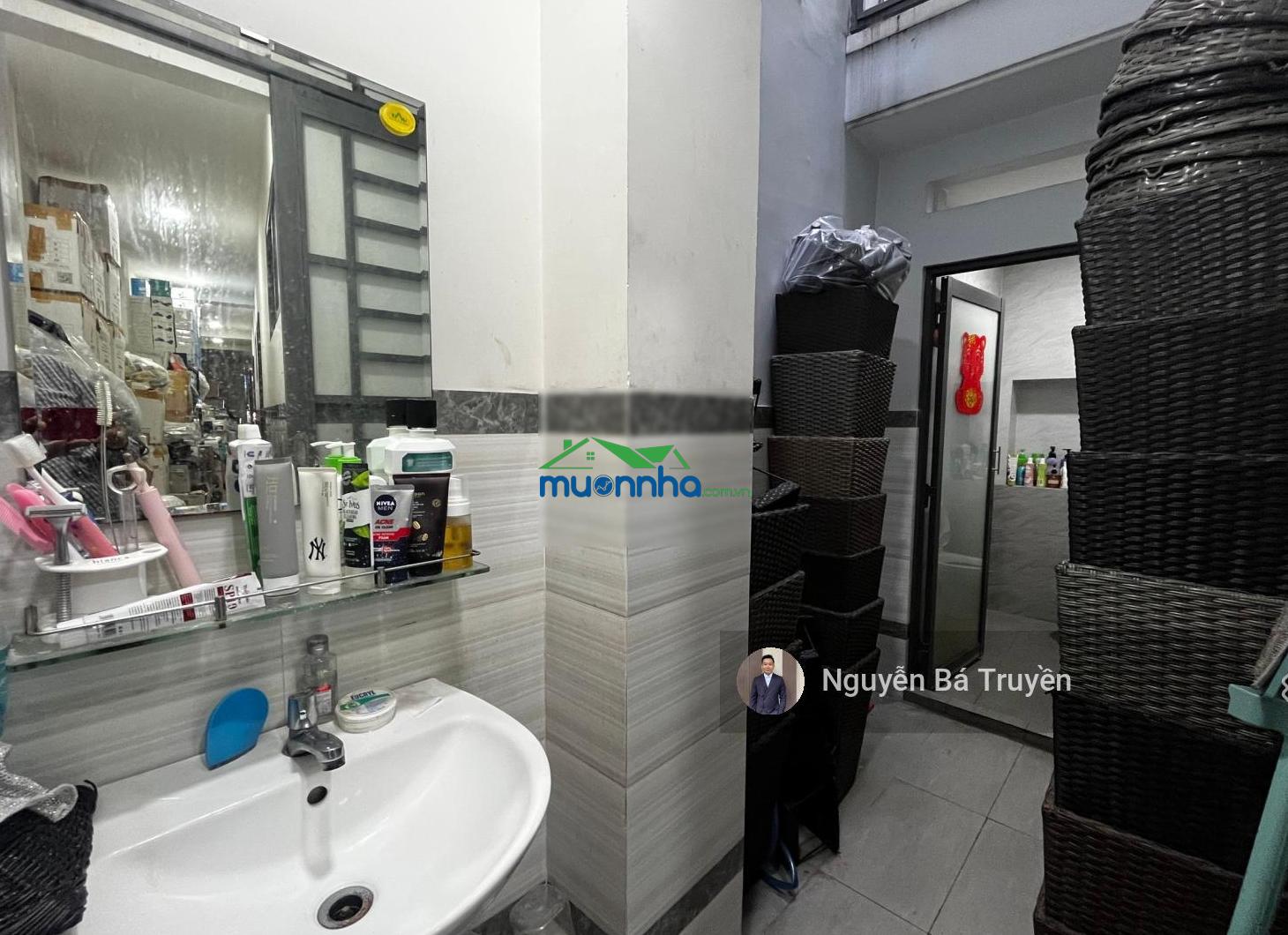 Bán nhà đường nguyễn trãi quận 1 nhà 2 tầng 60m2 cách mt 20m, giá chỉ 9,8 tỷ