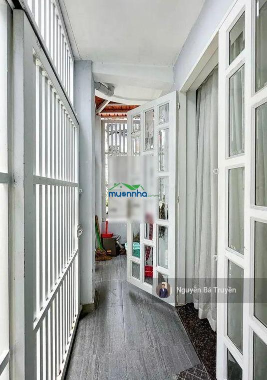 Bán nhà hxh góc 3mt đường trần hưng đạo q1, kc: 2 tầng chỉ 8.5 tỷ pháp lý sạch mua có thể ở ngay