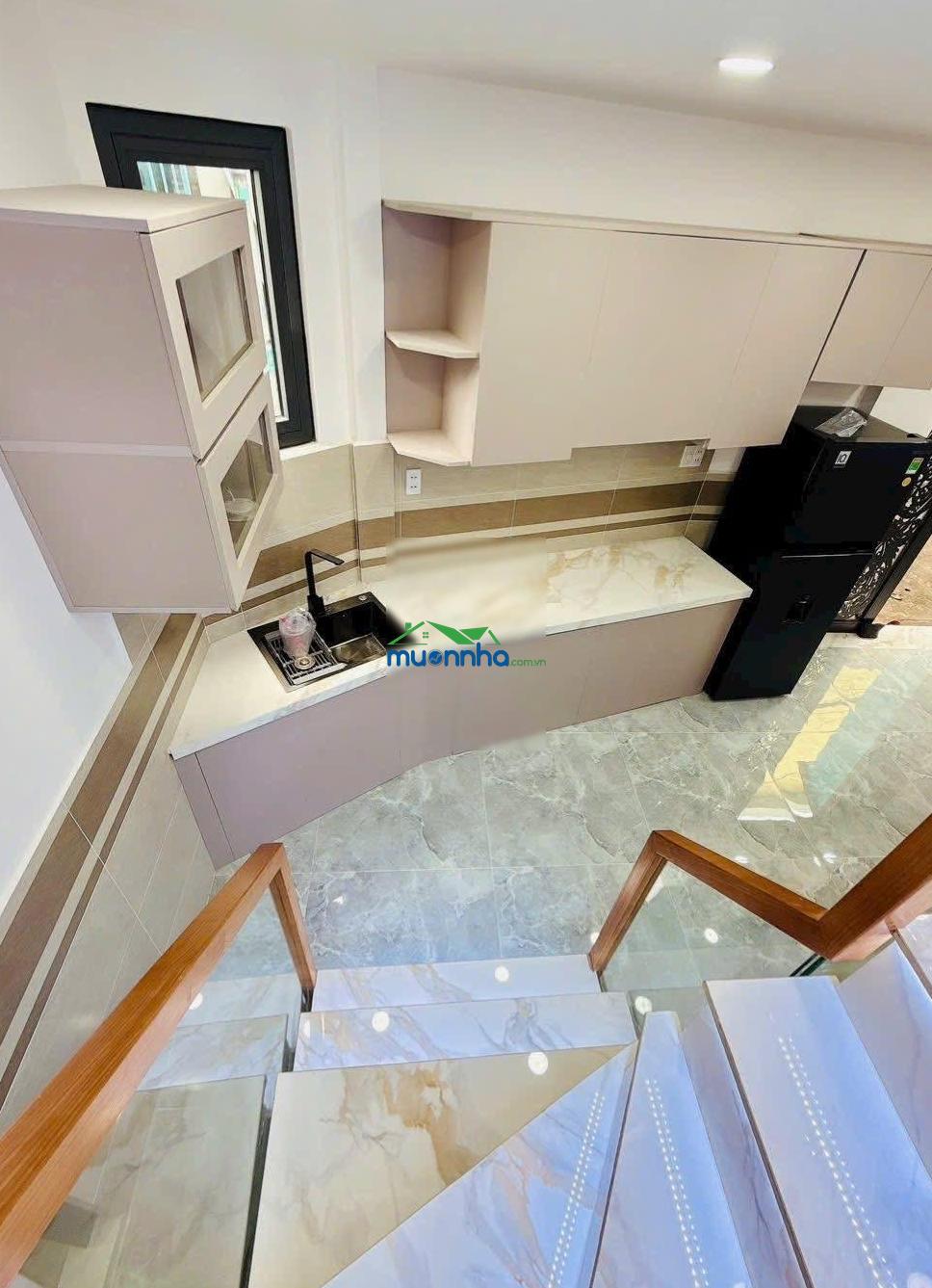 Bán nhà đẹp vào ở ngay trên đường bến vân đồn - 4