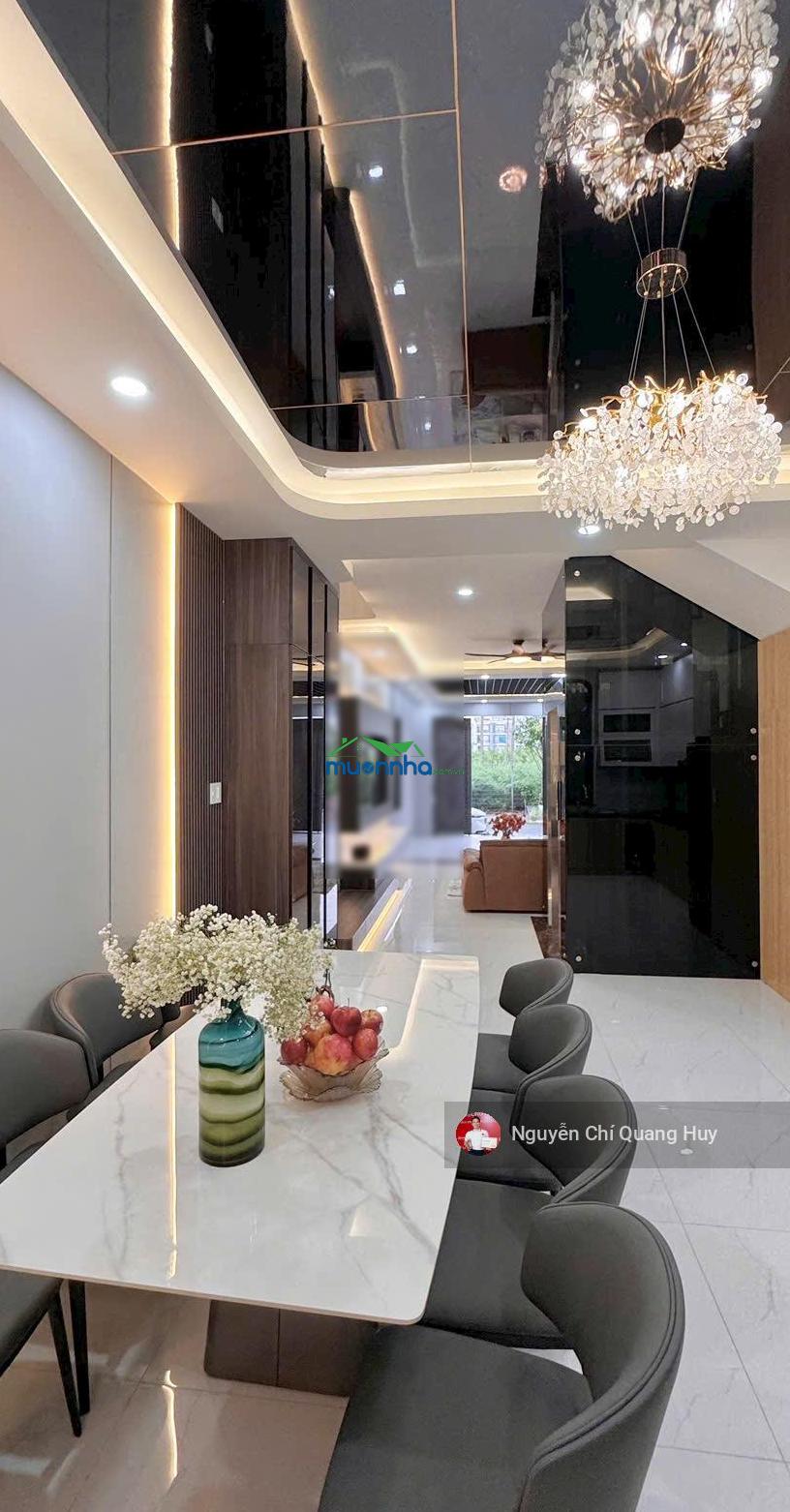 Nhà phố hiện đại - thang máy - khu dân cư đồng bộ an ninh - cách phú mỹ hưng 300m - giá 17,5 tỷ - 2