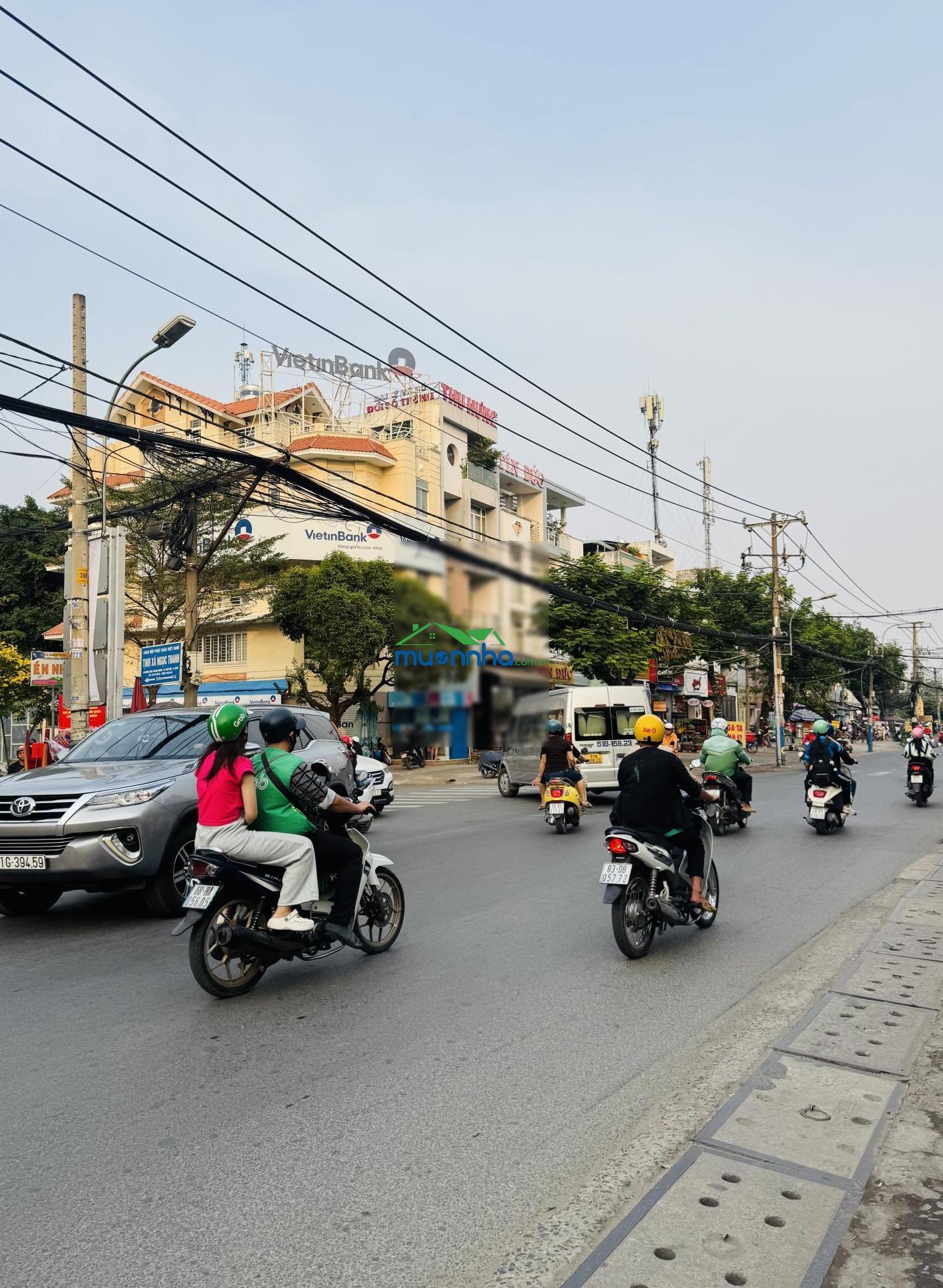 Chính chủ gửi bán căn nhà đẹp hẻm xe oto phường bình trưng đông q2 cũ. - 2