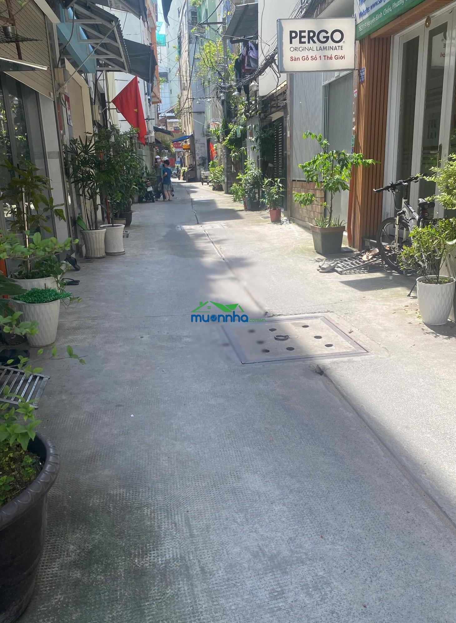 Bán gấp nhà hẻm xe hơi 413 lê văn sỹ, quận 3 - dt: 4x14m - 2 lầu - 2 phòng ngủ - giá 8 tỷ 980 - 3