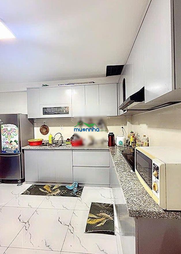 Rất gấp bán ! nhà đẹp 4tầng nhất chi mai, ngang 4m hơn giao cộng hoà nhỉnh 7tỷ hơn(tl mạnh)