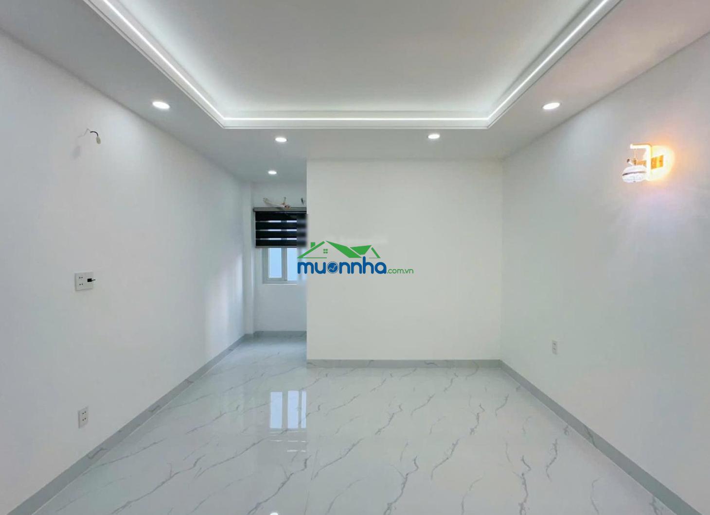 Nhà phố có sân vườn cực chill - 4m x 20m - đường nhựa 8m thông bàn cờ - kdc an ninh, dân trí cao