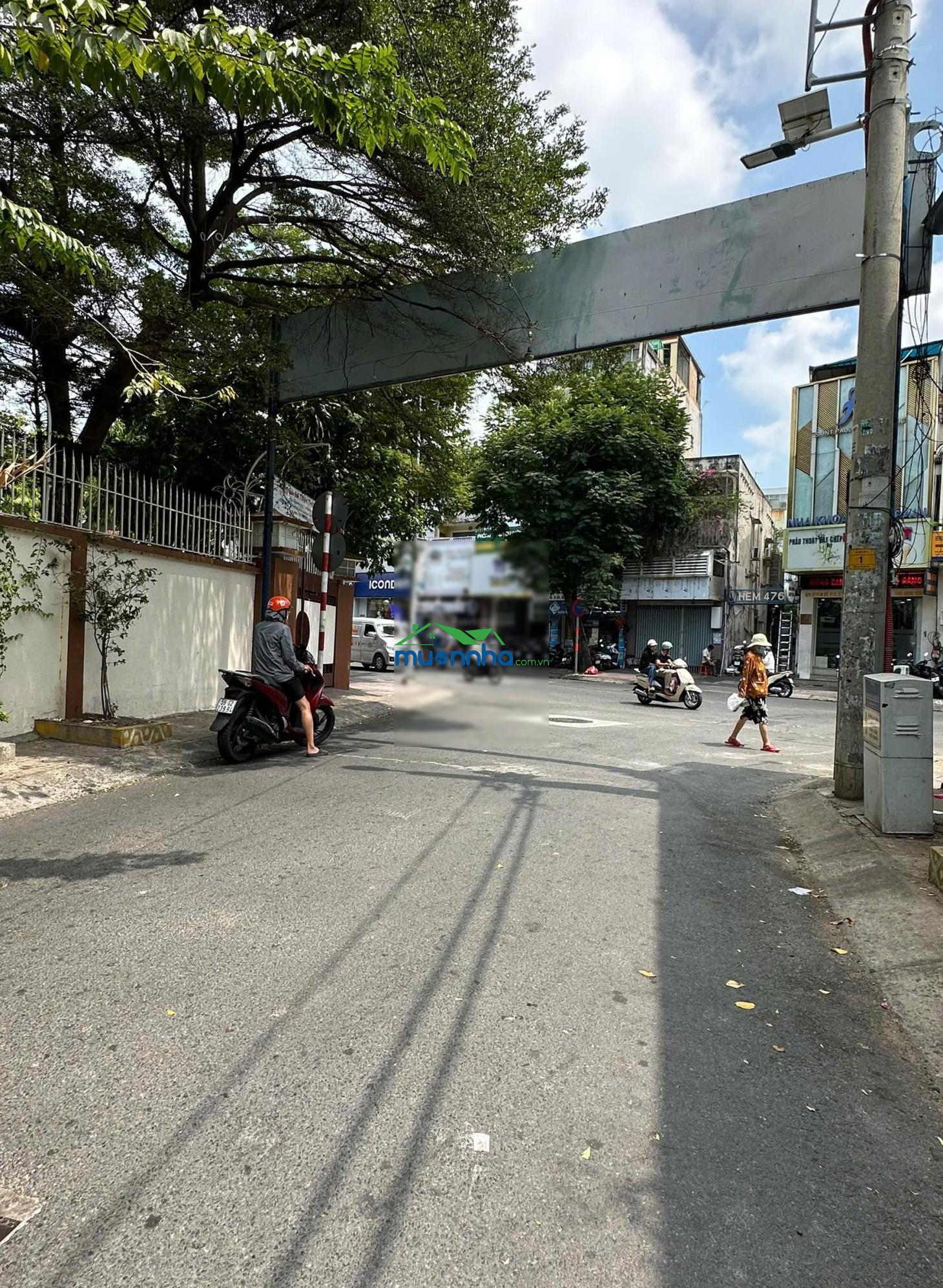 Hẻm 8m có vỉa hè. giá: 26,8 tỷ. dt: 5,5x19,4m cn 106,9m2. nhà 4 tầng dòng tiền ổn định 50 tr/tháng - 3