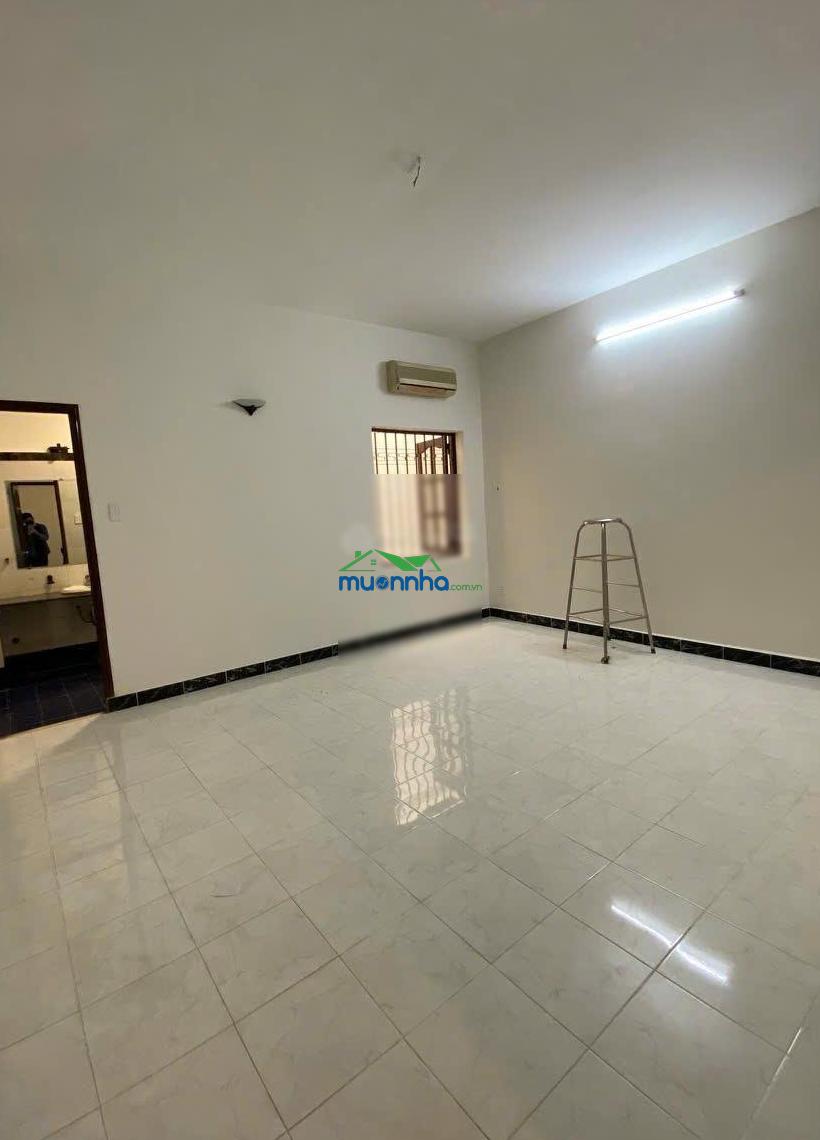 Thông số đẹp 6,1m * 15m - nở hậu tài lộc 6,8m - 5 tầng - đường cách mạng tháng 8. giá 20 tỷ tl