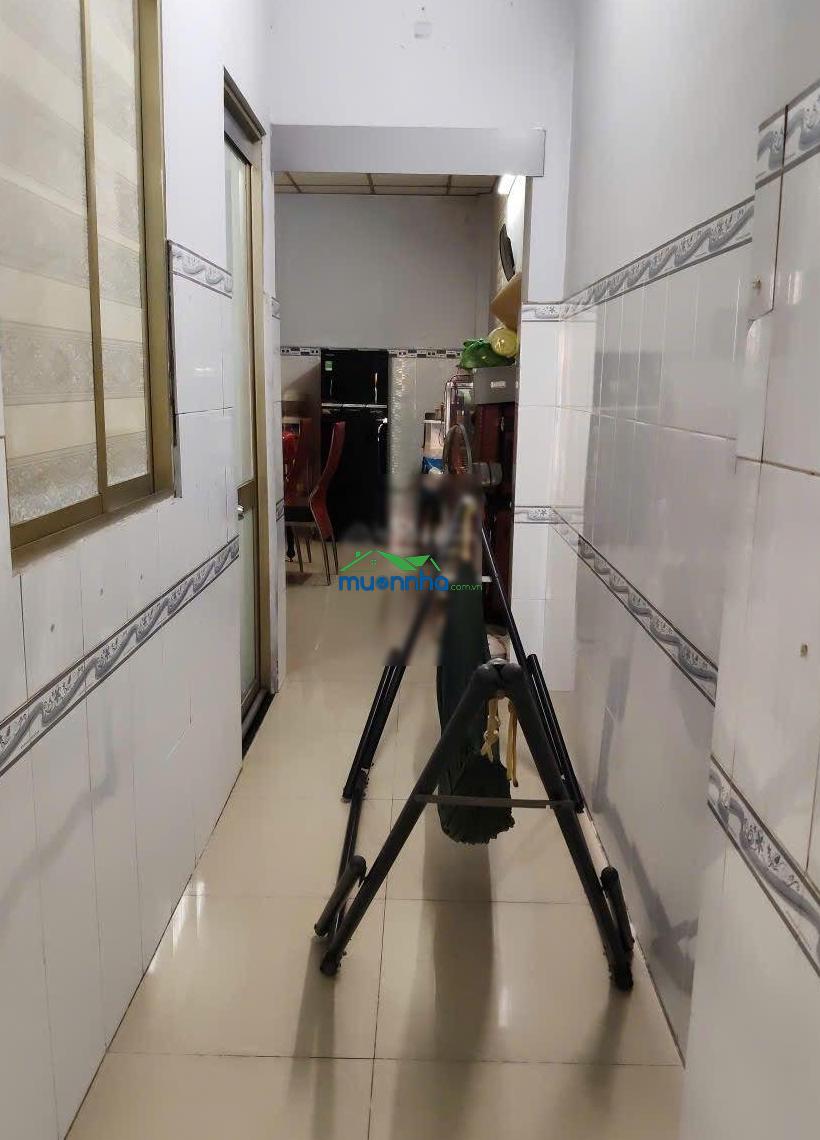 Bán nhà hxh 3tỷ3, 4*20m, đường phan văn hớn - 4