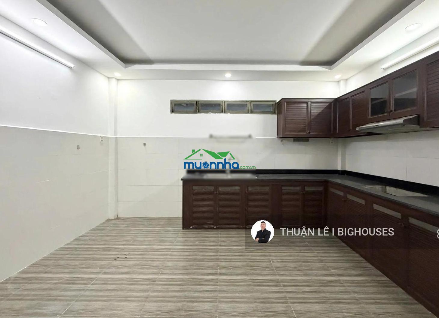 Siêu phẩm (5m x 18m) gần ngã tư phú nhuận. hẻm xe hơi thông hoàng văn thụ, 2 tầng tiện xd mới 4tst - 3