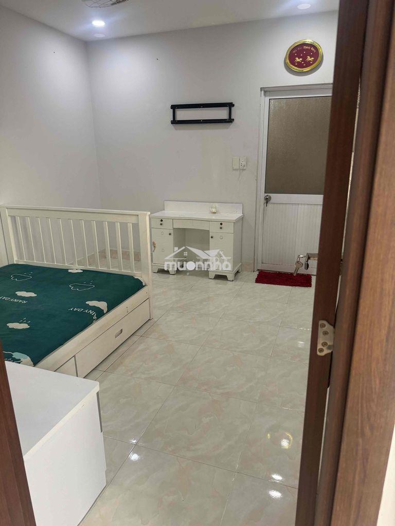 Cho thuê phòng trọ ngay chợ phú lâm