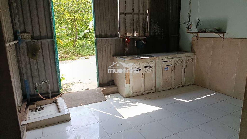 Nhà cho thuê 1tr 1 gác full đường xe hơi tới nơi ngã 4 bình phước - 2