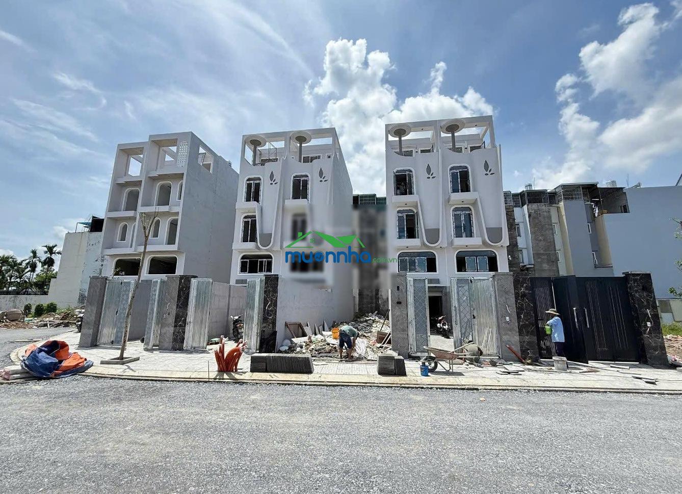 Bán nhà phố dt đẹp 4m x 30m xây mới 4.5 tầng có thang máy, hẻm 14m có vỉa hè cây xanh
