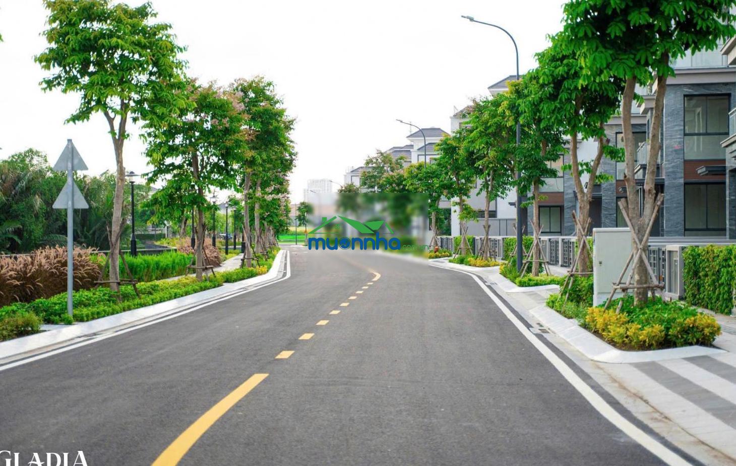 Biệt thự phố gladia -4 tầng-cận góc, mặt tiền đường 25m -kế clubhouse -sổ hồng sẵn -nhận nhà ngay - 4