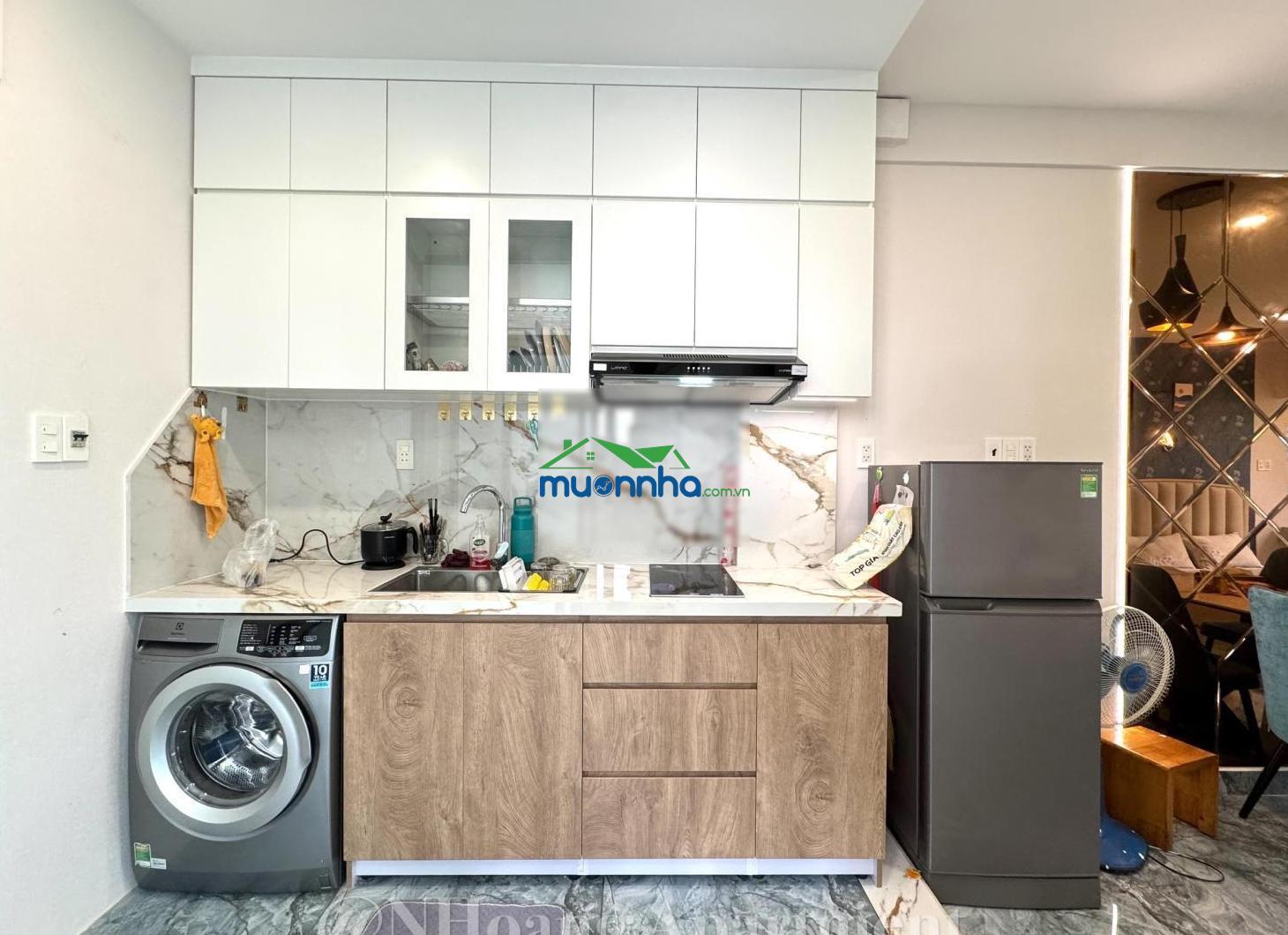 Cho thuê chung cư cũ 35m2 full nt luxury cao cấp ngay mặt tiền trần hưng đạo,khu phố tây giữa q1 - 3
