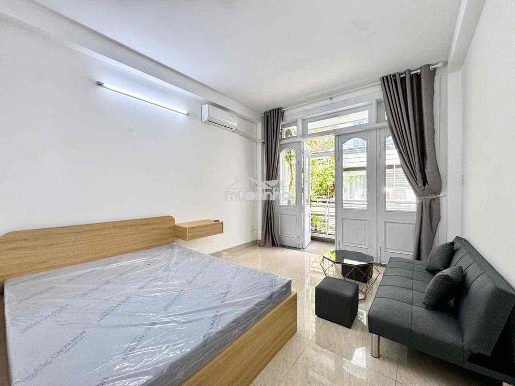 Giảm 500k/th chdv cao cấp full nội thất  ban công ngay cầu kiệu q1 - 3
