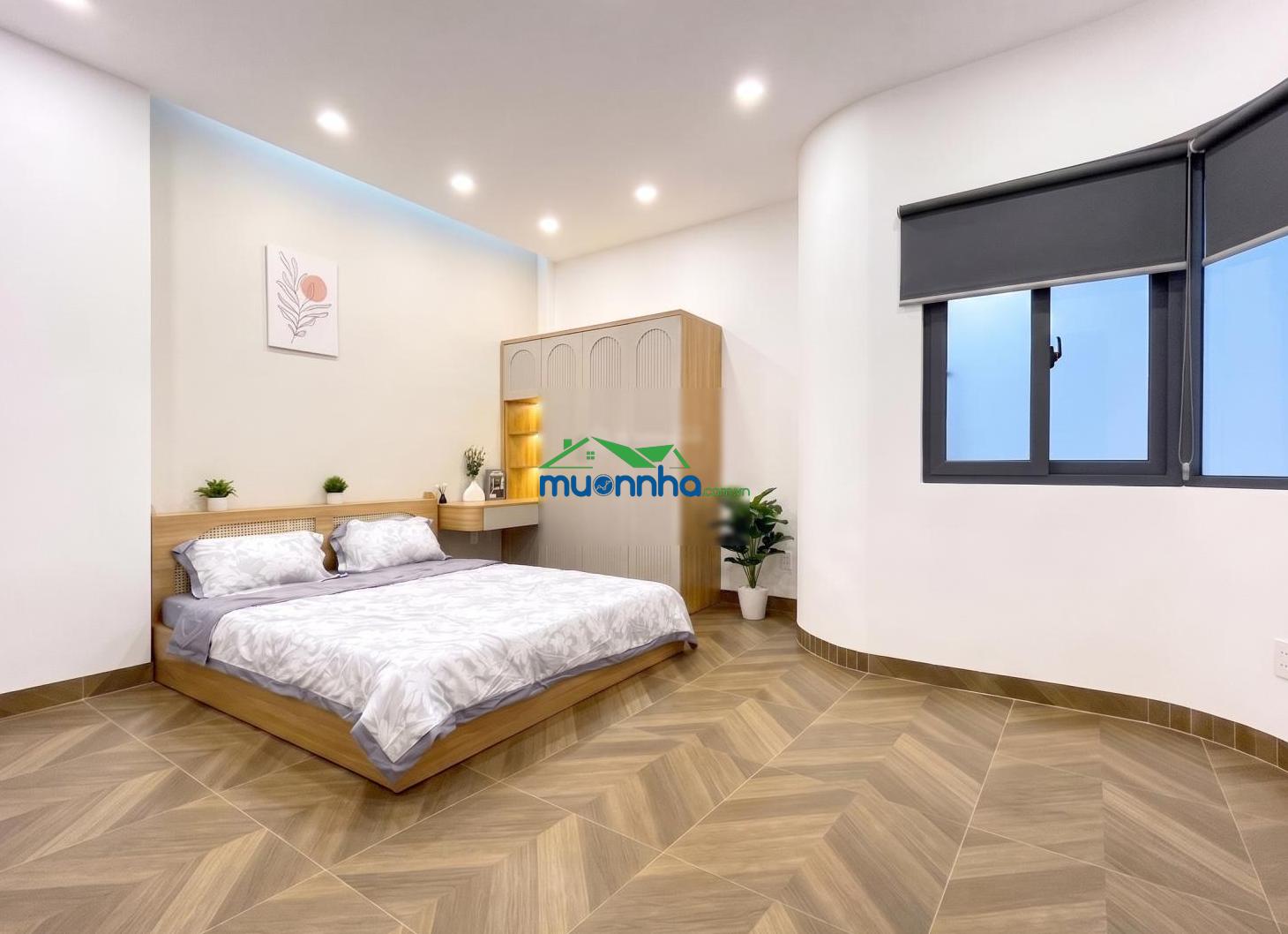 Gần q1 - 10m ra hẻm oto, (4.5 x 11m) đường bùi đình tuý, nhà đẹp ở ngay