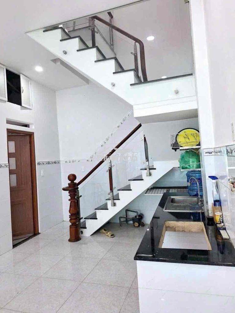 Mặt tiền hẻm 110 bà hom