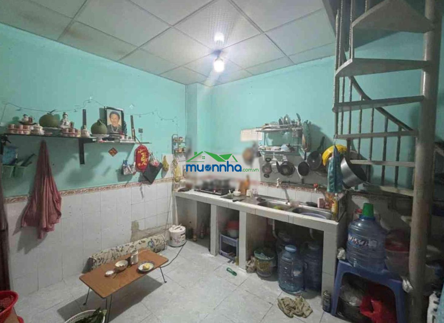 Giá k tưởng ngay chợ cầu đỏ - 2.35 tỷ - chính chủ 1 đời - nơ trang long gần mặt tiền 3 tầng btc - 2