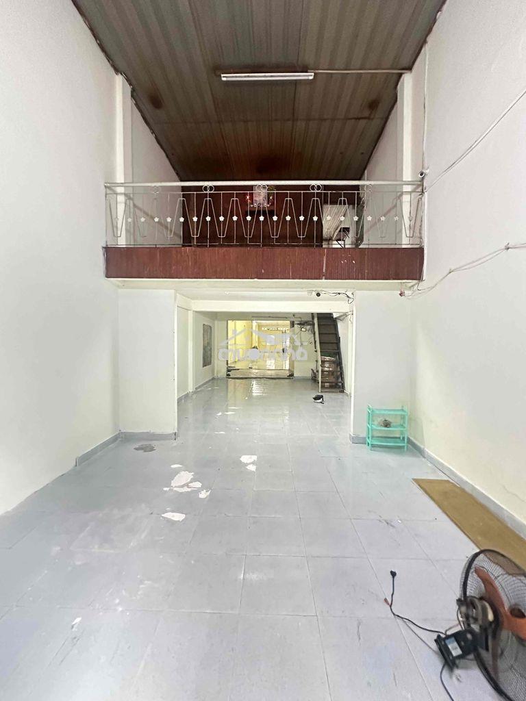 Cho thuê nhà h5m năm châu p11 tân bình. dt: 4m5 x 34m trêt lững 15tr - 3