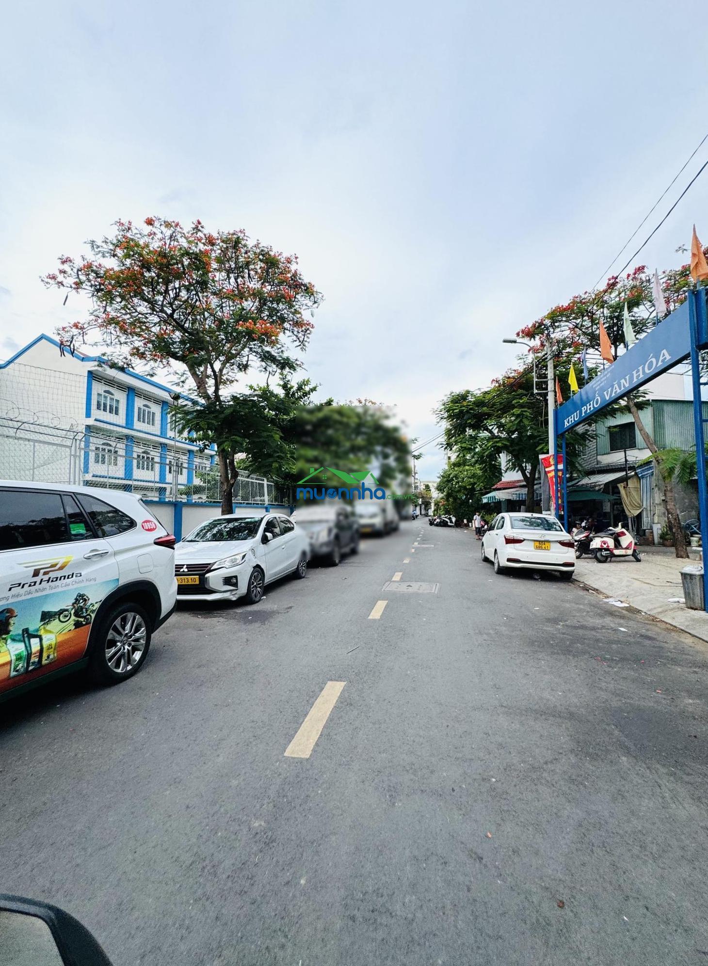 Mặt tiền hụt tương lai là mt chính bán đất tặng nhà làm kho c4 nhà hẻm xe hơi gần ngay công viên - 2