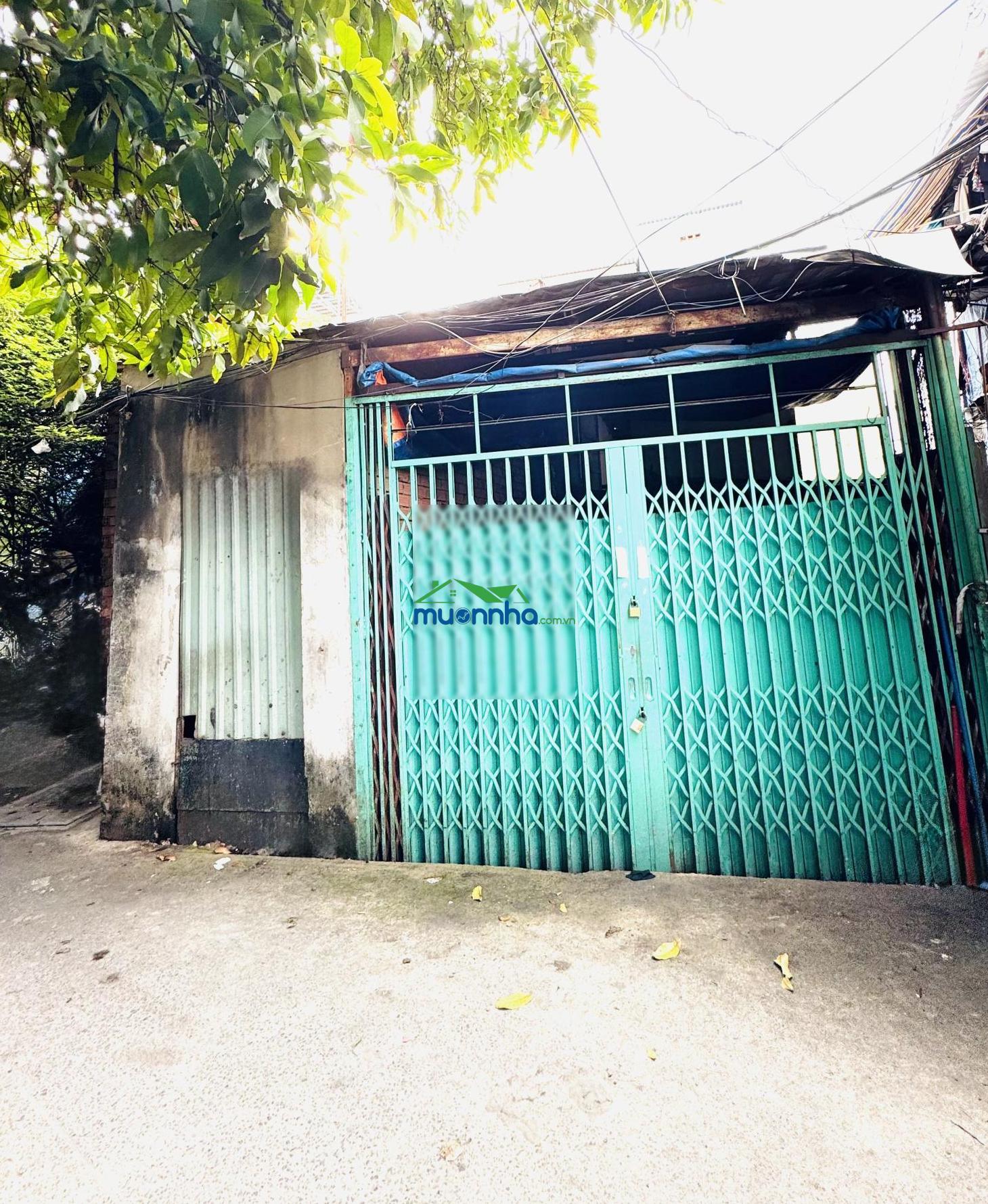 Mặt tiền hụt tương lai là mt chính bán đất tặng nhà làm kho c4 nhà hẻm xe hơi gần ngay công viên