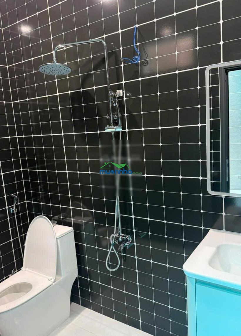 Chủ bán nhà 2 tầng mới xây - 100m2 - có sân trước và sau rộng - có phòng ngủ dưới - cách ql13 500m - 3
