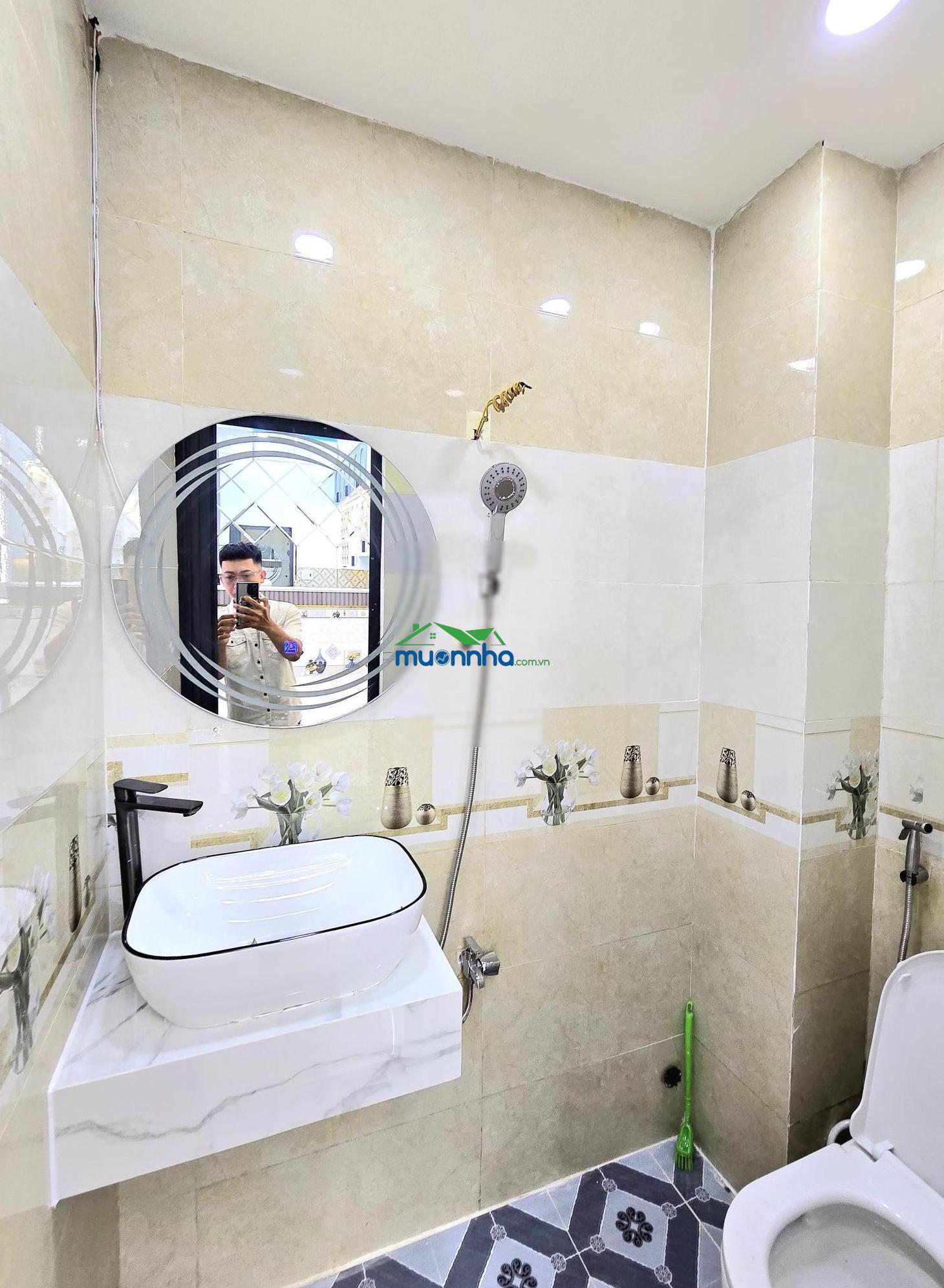 Nhà mặt tiền cần bán gần phú mỹ hưng quận 7 - 4