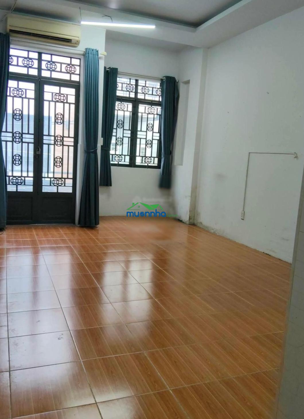 Nhà 2 tầng. đường rộng thoáng cao ráo. - 2