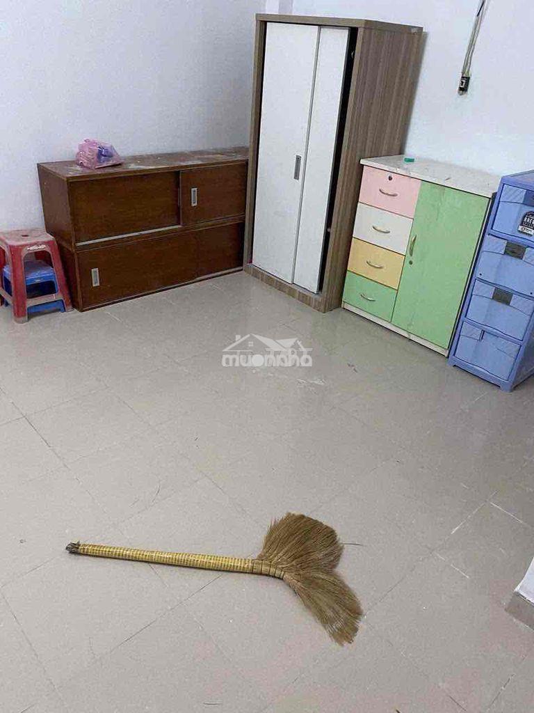 Cho thuê phòng lê văn sỹ q3 , 25m2 , máy lạnh , ban công , 3,2tr/th - 3