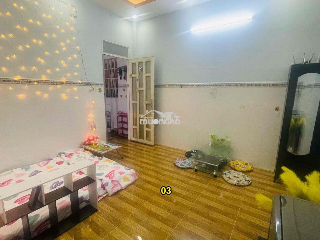 Phòng máy lạnh - full nội thất - giờ tự do - xe free - 3