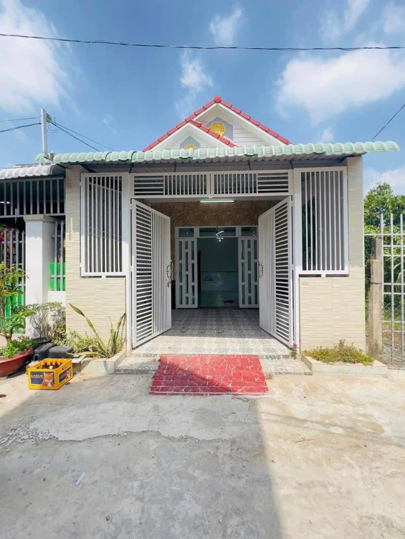 Xoay vòng tiền nên bán gấp căn nhà c4  ở tân an hội, củ chi, 122m2, 900trieu, sổ hồng riêng
