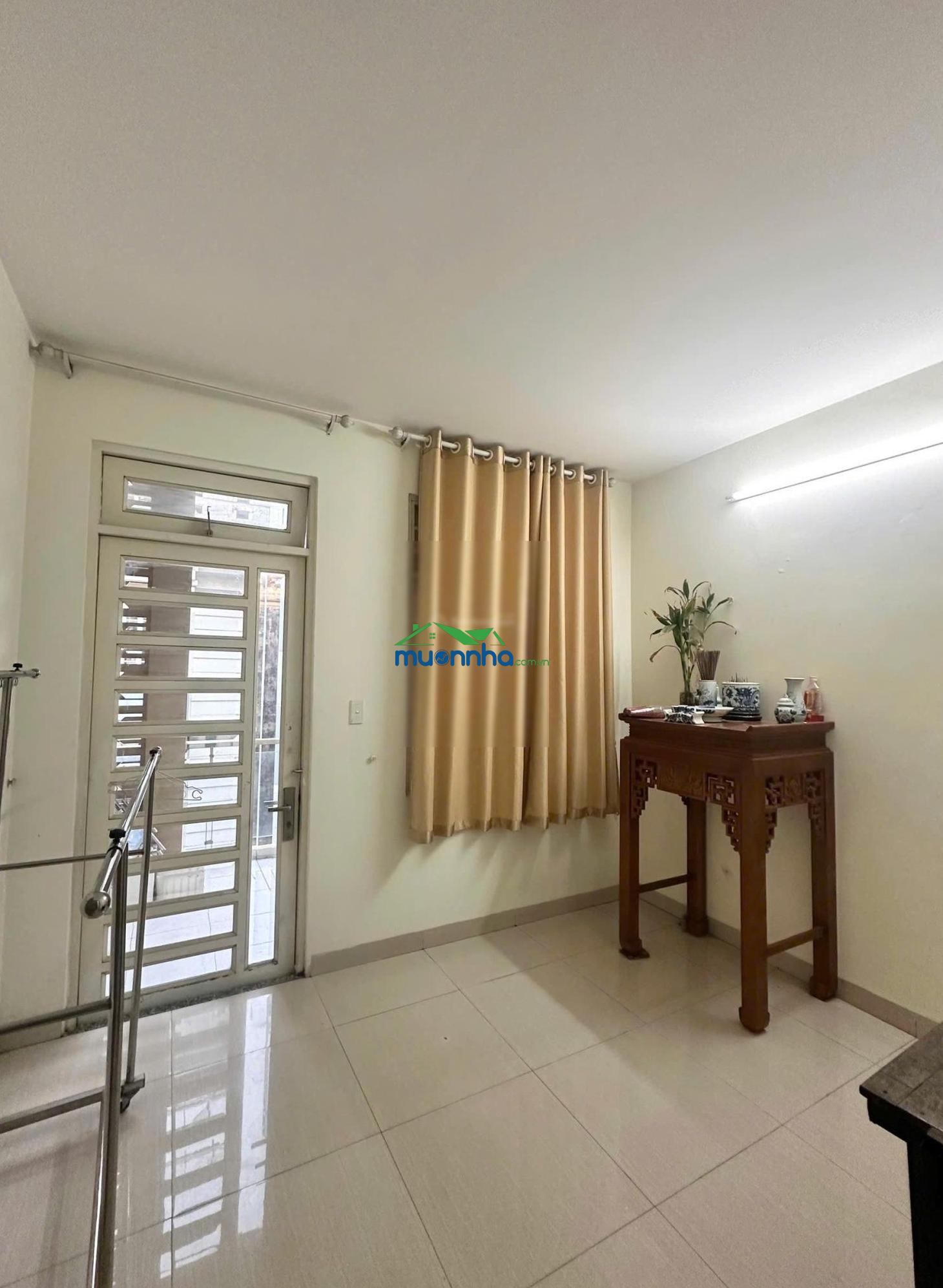 Khu hiếm nhà bán - hàng xóm kdc hồng long hiệp bình phước- 4tâng ( 4.5x12m) 4pn _ ôto đậu ngày đêm - 4