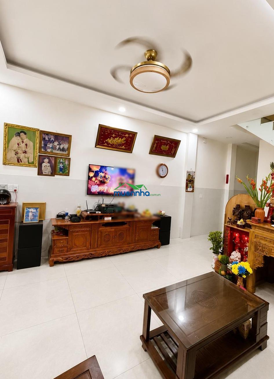 5.2 tỷ - nhà 3 tầng 5 pn - đường ô tô - ngay võ văn hát