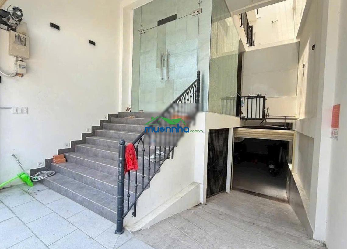 Bán chdv 5m x 20m xây 1 hầm 4 lầu 12 phòng đang thuê full thu nhập gần 40tr/tháng có thang máy