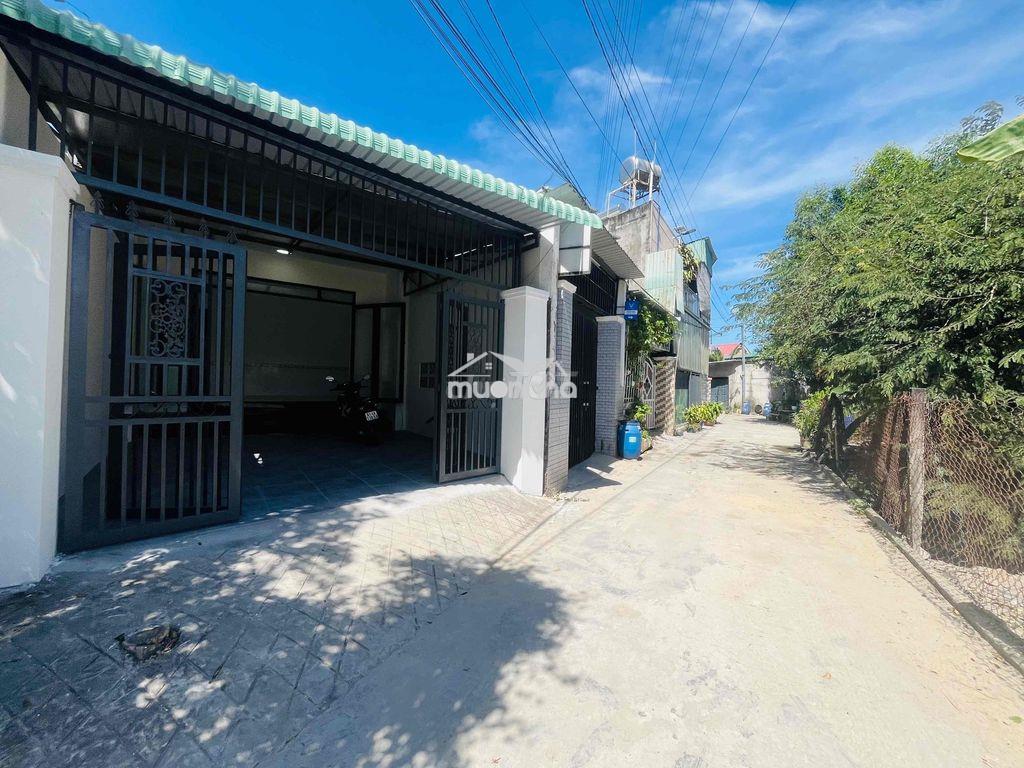 Nhà sổ hồng riêng sân ô tô dt 95,6m2 - 2