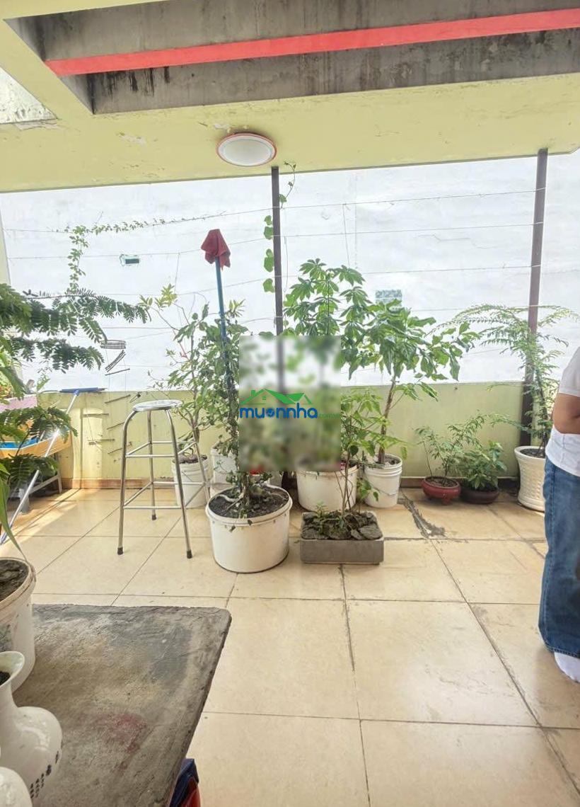 Hot hot chủ gửi: nhà 1 trệt 3 lầu cách lê văn thịnh chỉ 20m dt 61,4 ngang 5m nhà xây
