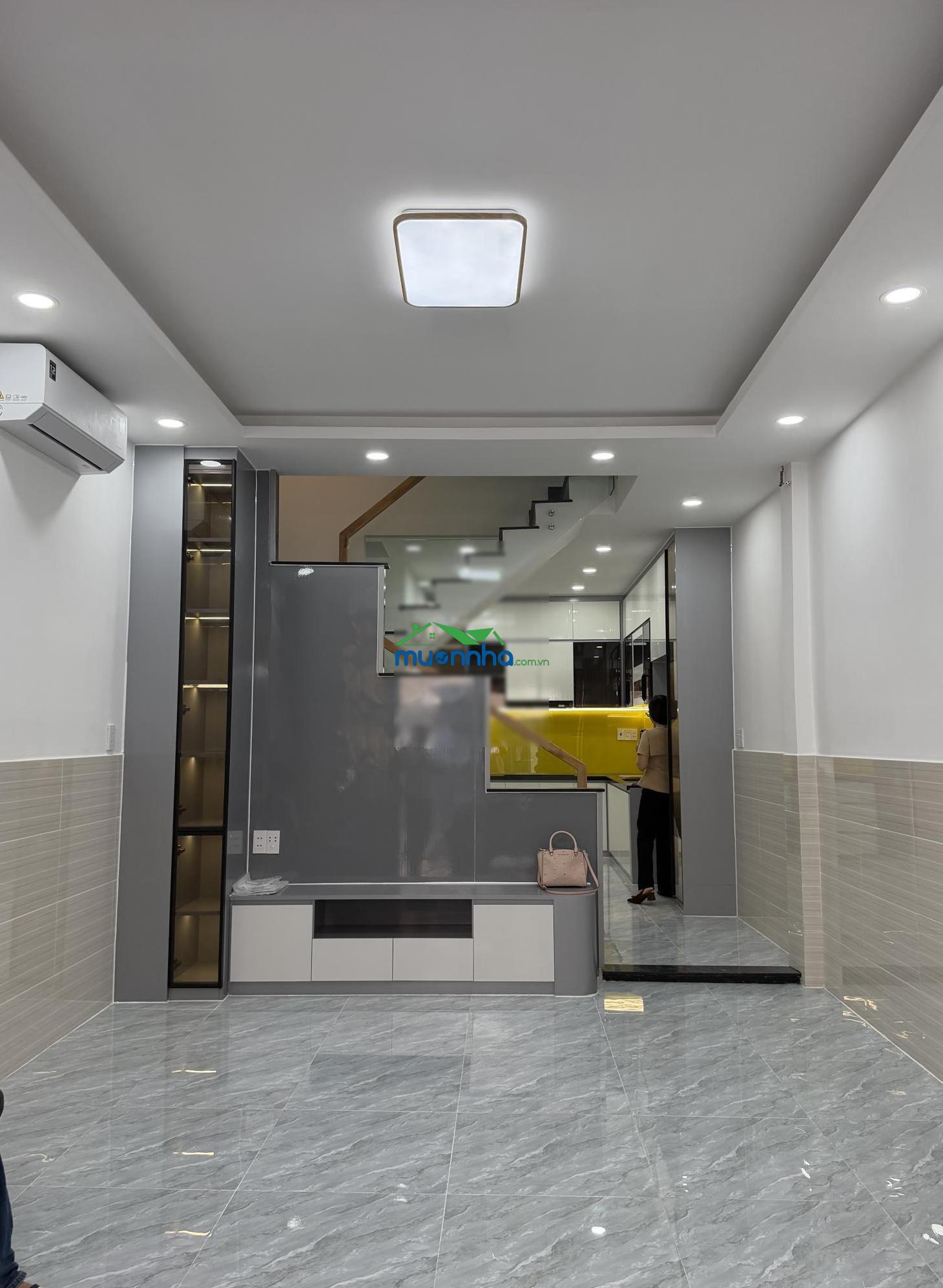 Lạc long quân - 3 tầng - 40m2 - nhà mới ở ngay - chỉ 4.** tỷ - 4