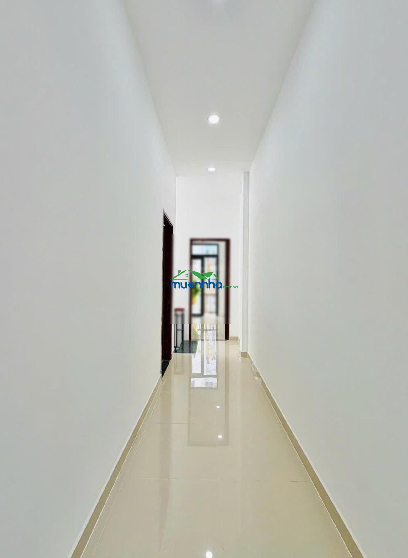 5,75 tỷ - ngang 4,4m nở hậu 5,2m - full nội thất - có phòng ngủ tầng trệt - 3