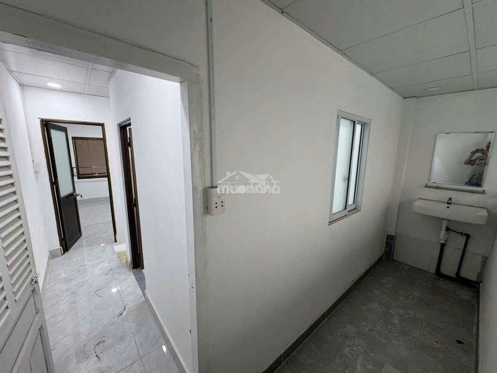 Cho thuê nhà hẻm đường nguyễn hữu tiến 4x20m trệt lửng đúc 3pn  y hình - 4