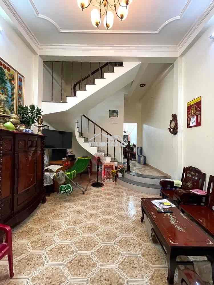 Trần phú-8.5 tỷ-42m2-ngang 4 dài 10.5-vuông- 4 tầng - 2