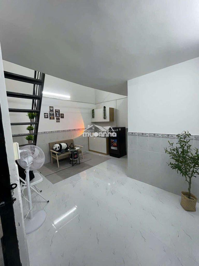 Nhà 1 trệt 1 lầu ngay khu bốn xã, ở được 3,4 người - 4