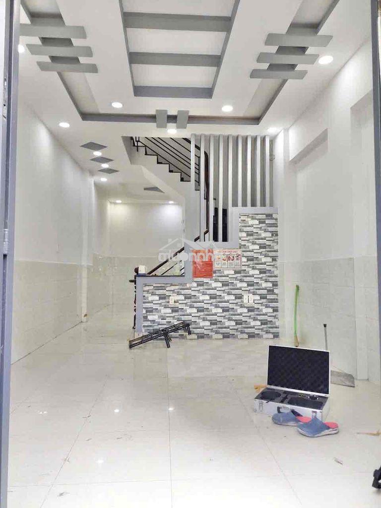 Nhà thuê, 1 trệt 1 lầu 2pn/2wc đường chiến lược, bình tân