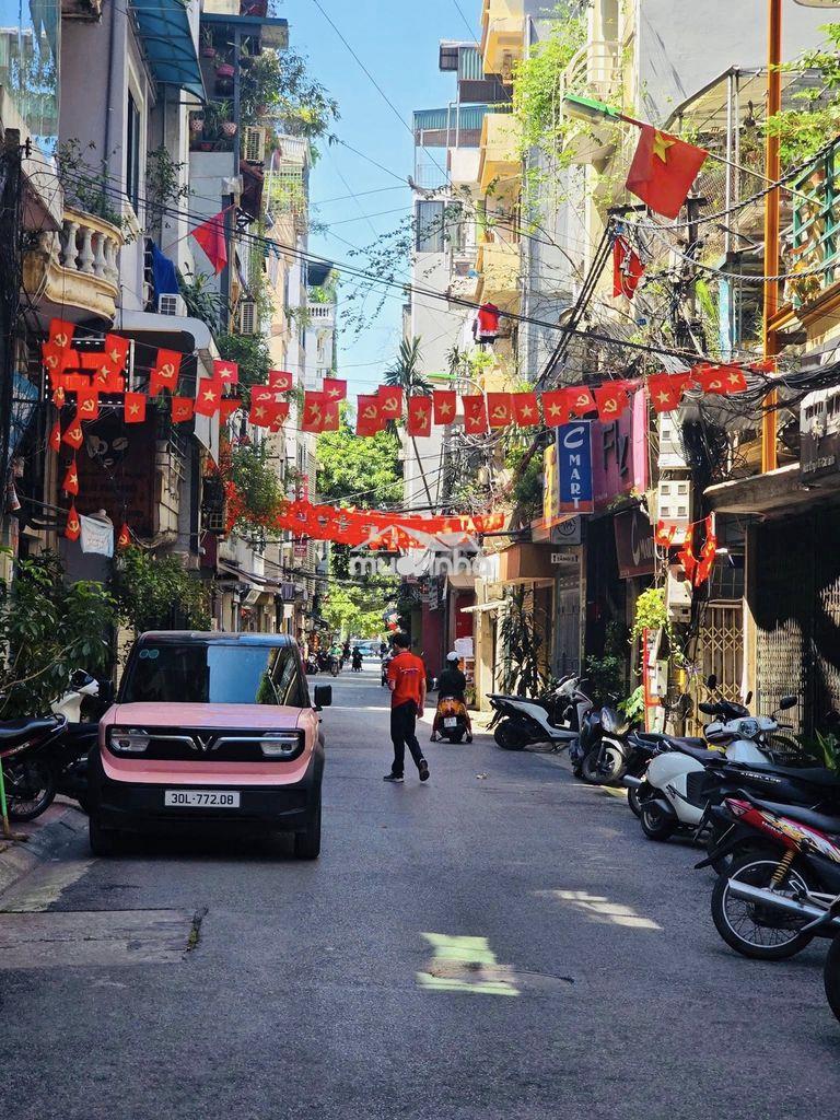 Lô góc định công thượng, ô tô đỗ cửa, lô góc, nhà mới ở ngay 39m2*5t.