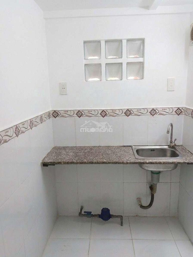 Phòng có gác cao 2m gần sát bên đh tôn đức thắng, đh rmit, đh gia định - 3