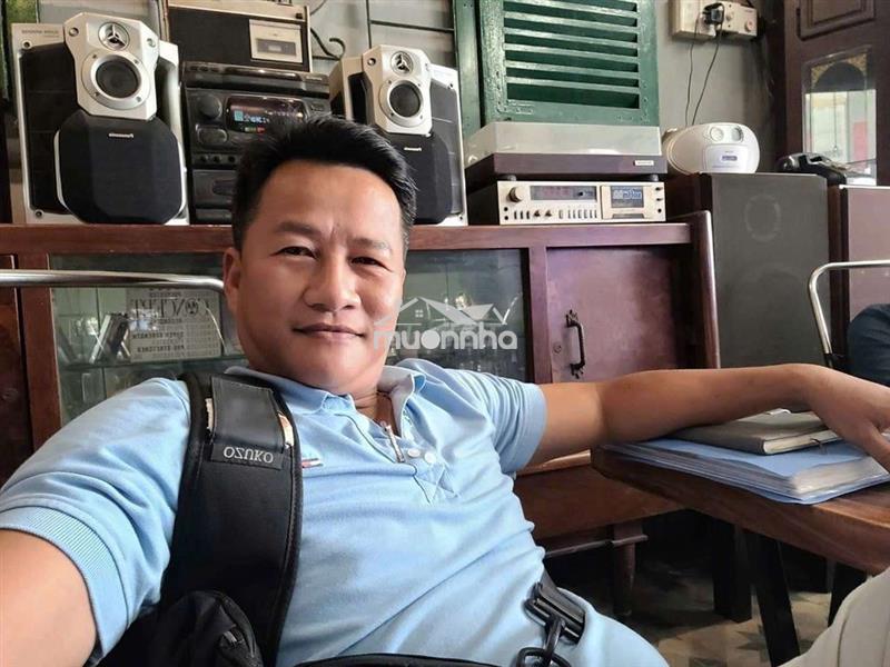 Nhà chính chủ .chưa qua đầu tư chỉ 2ty nhỉn nơ trang long giáp ng xí