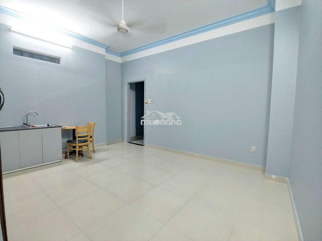 Chủ trọ - phòng mới tinh, siêu rộng, thoáng, - 5p đến sân bay - 4