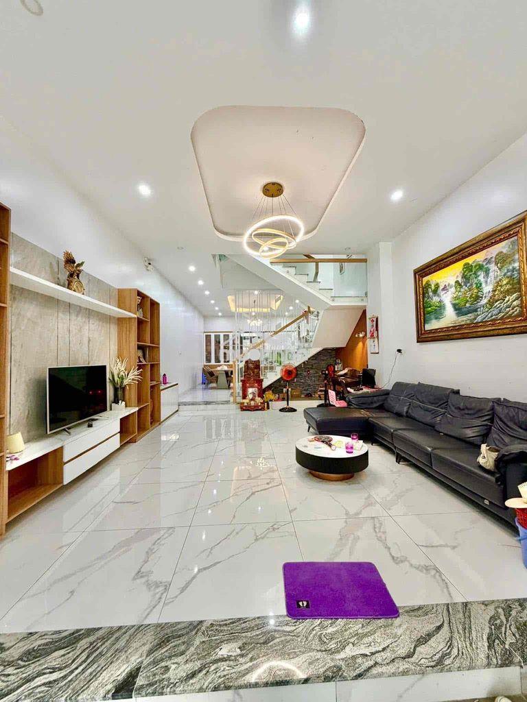 Mt khu aeon tên lửa 5x20,3.5 tấm nội thất xịn xò