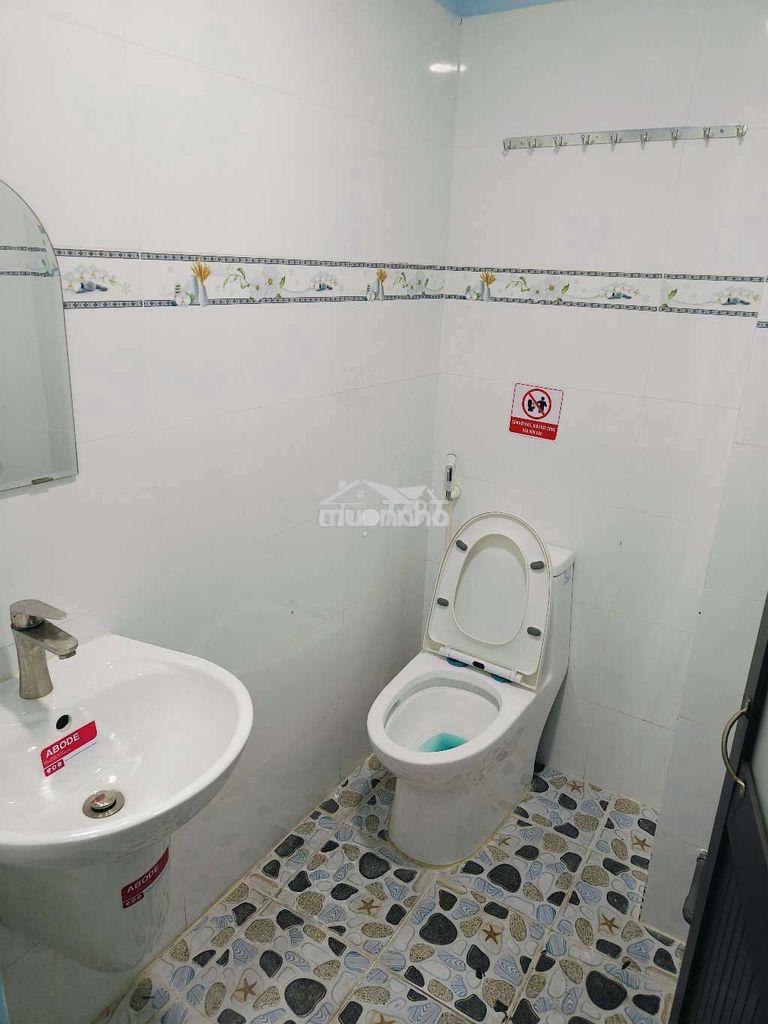 Phòng cửa sổ mới 100% máy lạnh - 3