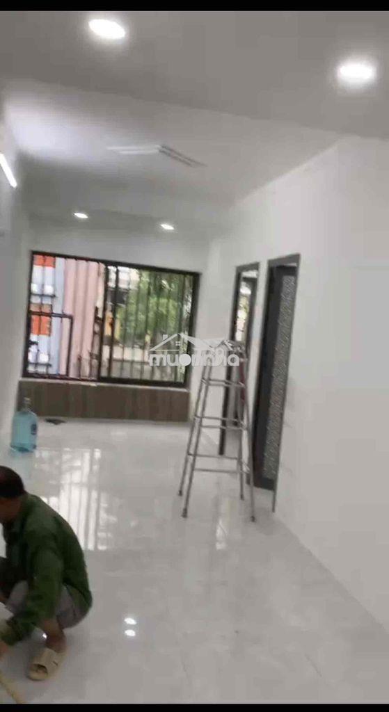 Nhà đẹp full nội thất,có 2 phòng ngủ,ngay chợ hoàng hoa thám