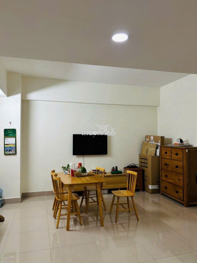 Cho thuê 1 phòng 2tr7 chung cư 1050 - 3